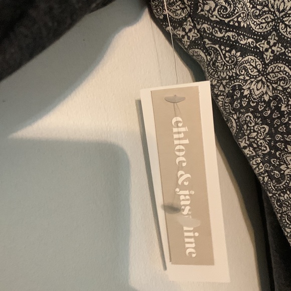 Chloe and Jasmine- Sweat Shirt- Charcoal Grey and White- Size Large - Picture 4 of 6